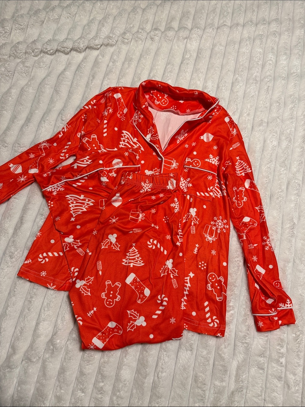 Red Kids unisex Holiday Pajama Set - Festive Christmas Print